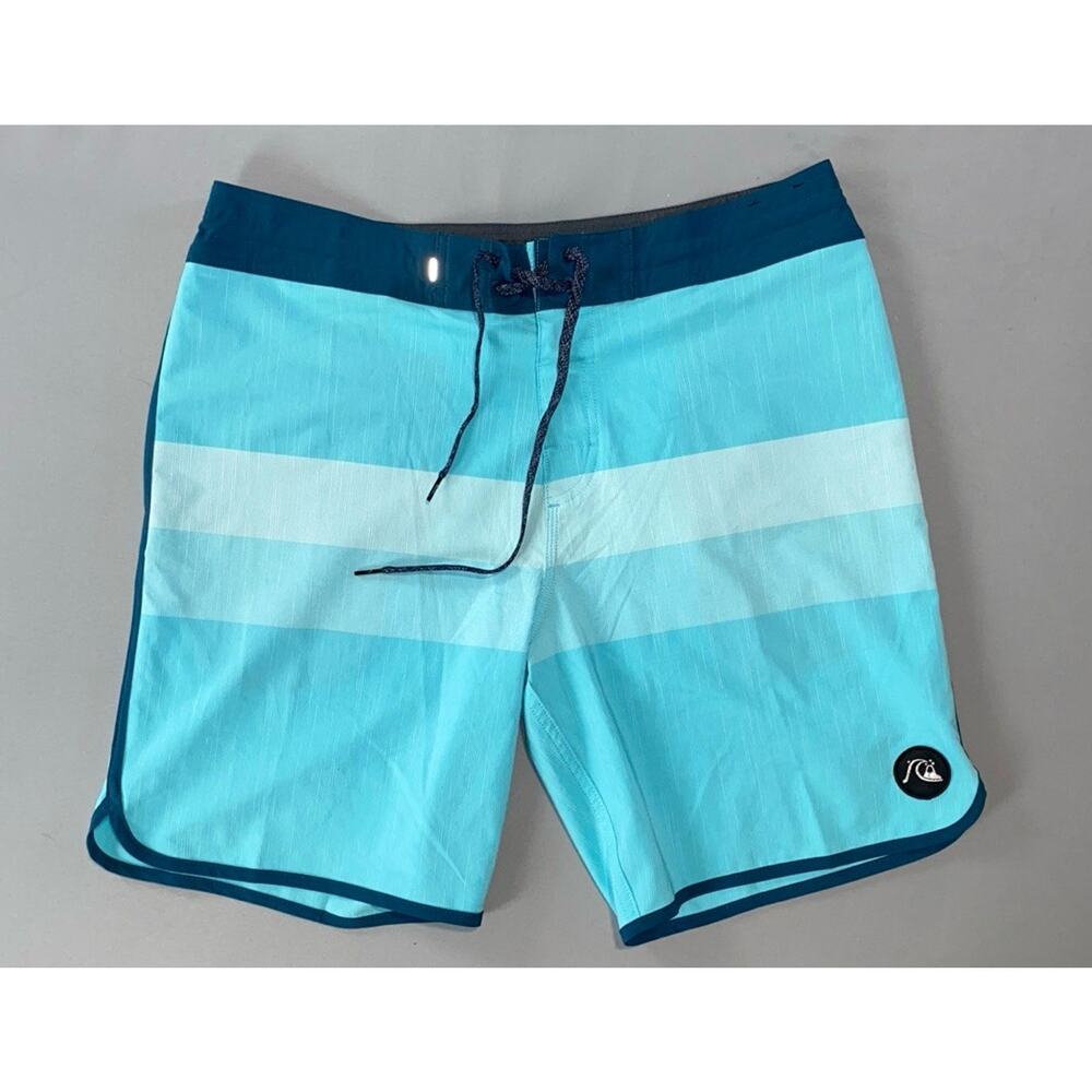 Quiksilver Dryflight 4-Way Stretch Vista Brachshorts Board Shorts. Men's 34 MINT